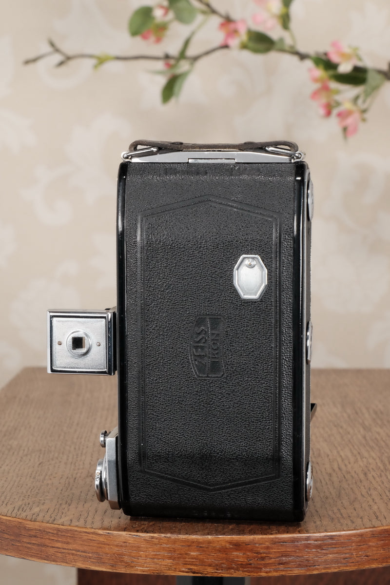 Superb! circa 1950 Zeiss Ikon Ikonta, 6x9, CLA'd, Freshly Serviced! - Zeiss-Ikon- Petrakla Classic Cameras