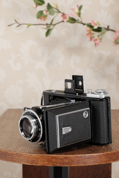 Superb! circa 1950 Zeiss Ikon Ikonta, 6x9, CLA'd, Freshly Serviced! - Zeiss-Ikon- Petrakla Classic Cameras