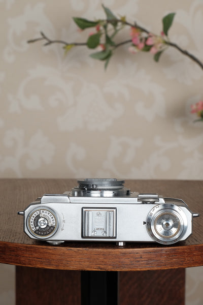 Superb! 1958 Zeiss Ikon Contax IIa with Original Leather Case. CLA'd, Freshly Serviced!
