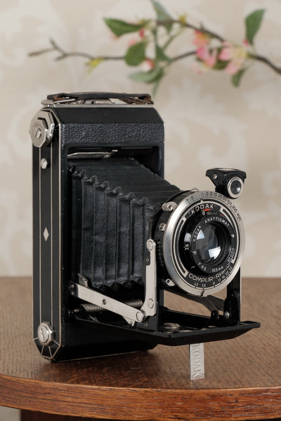 Superb! 1933 Art Deco Kodak 6x9 camera, Freshly Serviced, CLA’d
