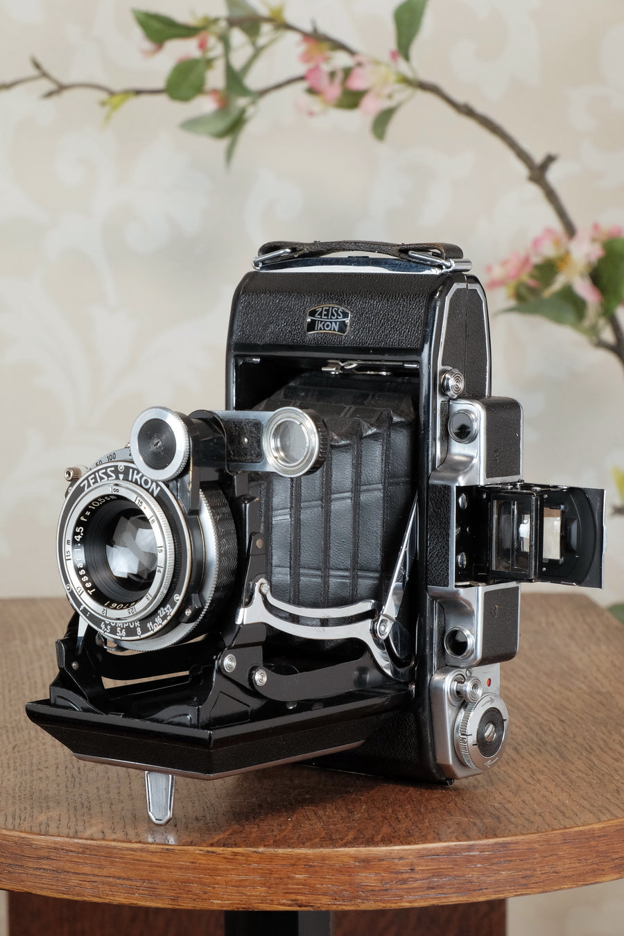 Excellent! 1936 Zeiss Ikon Super Ikonta 6x9, Tessar lens, CLA'd, Freshly Serviced!
