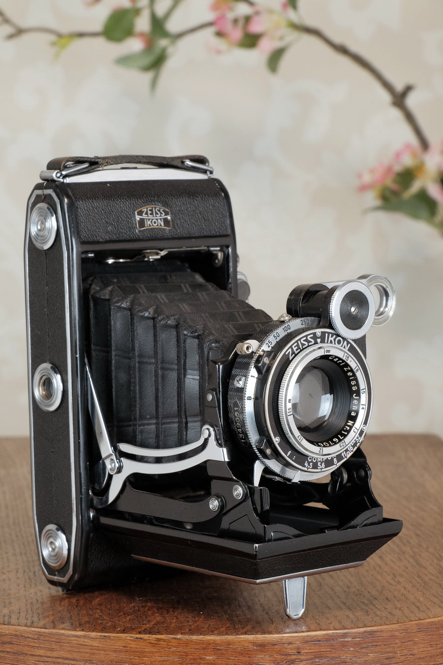 Excellent! 1936 Zeiss Ikon Super Ikonta 6x9, Tessar lens, CLA'd, Freshly Serviced!