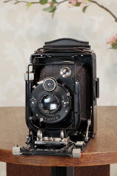 Excellent! 1930 Voigtlander Bergheil Camera with Heliar lens and Rada Roll-film back, Freshly serviced, CLA'd!