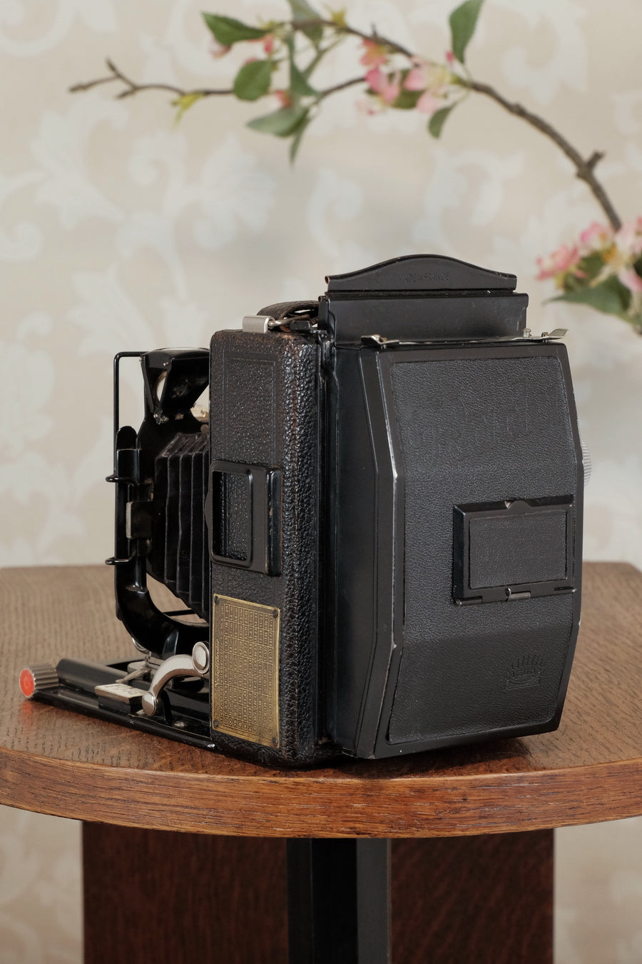 Excellent! 1930 Voigtlander Bergheil Camera with Heliar lens and Rada Roll-film back, Freshly serviced, CLA'd!