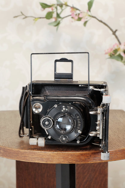 Excellent! 1930 Voigtlander Bergheil Camera with Heliar lens and Rada Roll-film back, Freshly serviced, CLA'd!