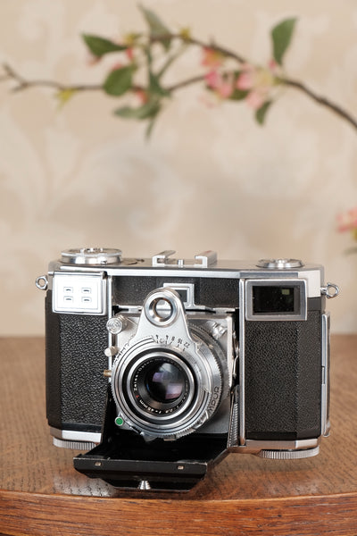 Near Mint! 1952 Zeiss Ikon Contessa 533/24 with case, CLA'd, Freshly serviced!