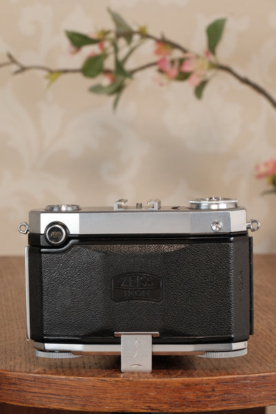 Near Mint! 1952 Zeiss Ikon Contessa 533/24 with case, CLA'd, Freshly serviced!