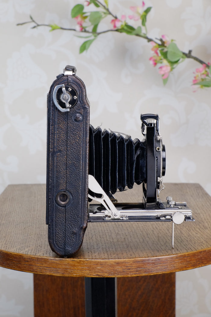 1930 ZEISS-IKON ICARETTE, 6x9 German folding camera with Carl Zeiss Tessar lens, Freshly Serviced, CLA’d - Zeiss-Ikon- Petrakla Classic Cameras