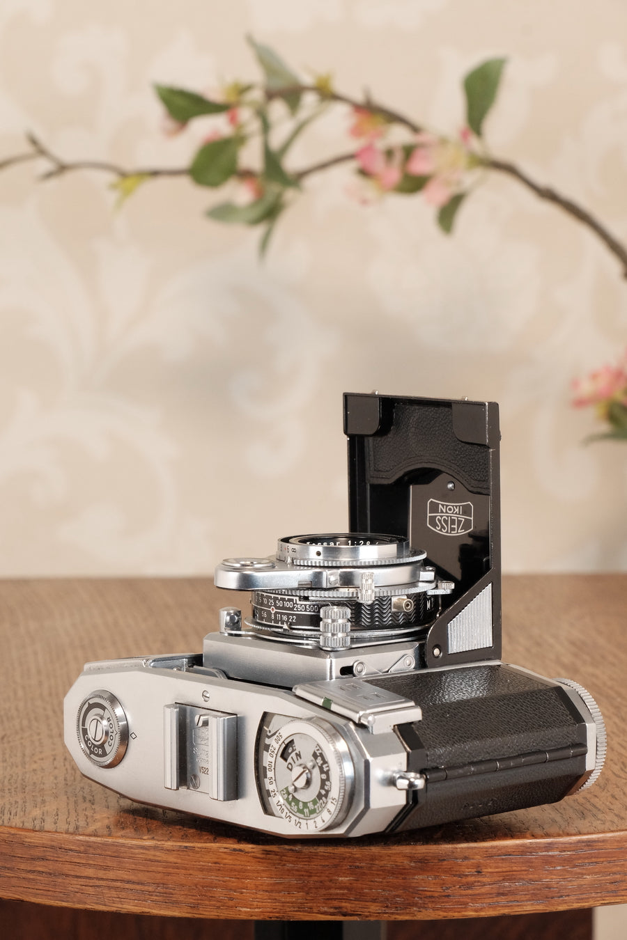 Near Mint! 1952 Zeiss Ikon Contessa 533/24 with case, CLA'd, Freshly serviced!