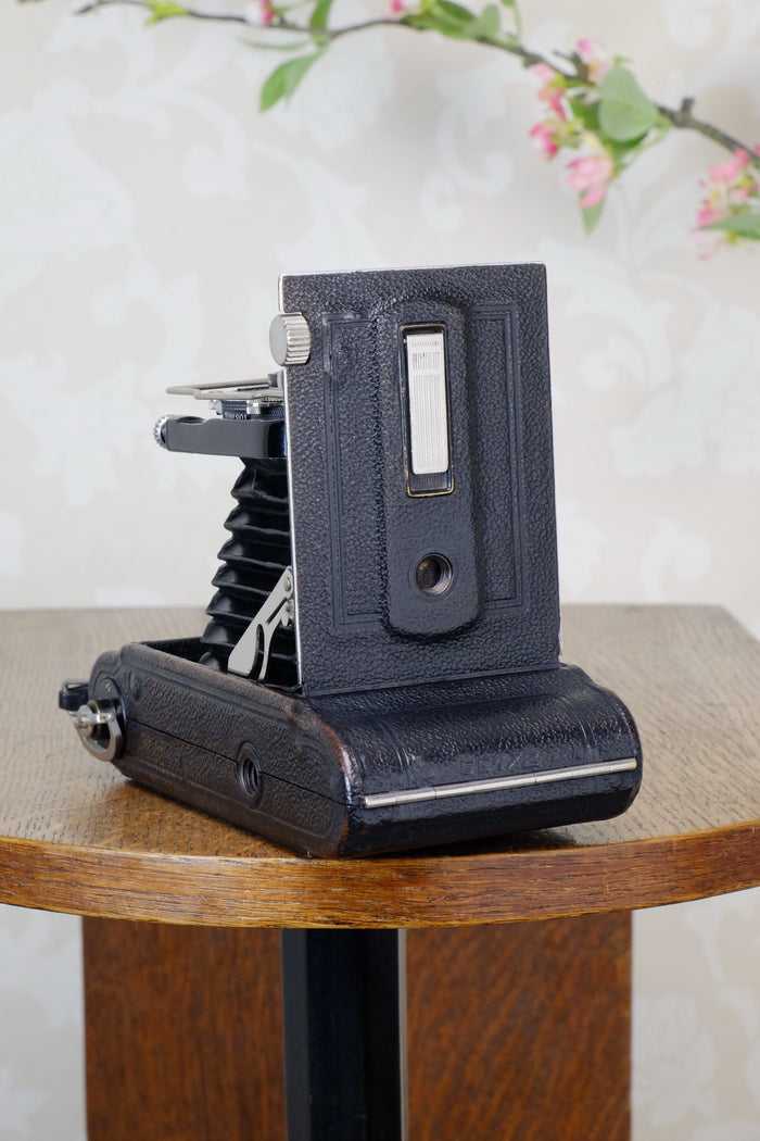 1930 ZEISS-IKON ICARETTE, 6x9 German folding camera with Carl Zeiss Tessar lens, Freshly Serviced, CLA’d - Zeiss-Ikon- Petrakla Classic Cameras