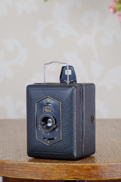 Zeiss Ikon Baby Box Tengor with leather case, CLA'd, Freshly Serviced! - Voigtlander- Petrakla Classic Cameras