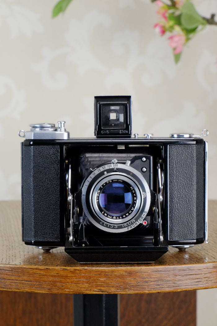 Near Mint! 1953 Zeiss Ikon Ikonta, CLA'd, Freshly Serviced! - Zeiss-Ikon- Petrakla Classic Cameras