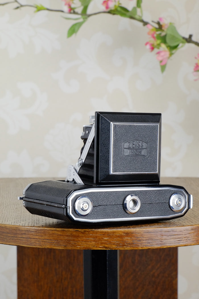 Near Mint! 1953 Zeiss Ikon Ikonta, CLA'd, Freshly Serviced! - Zeiss-Ikon- Petrakla Classic Cameras