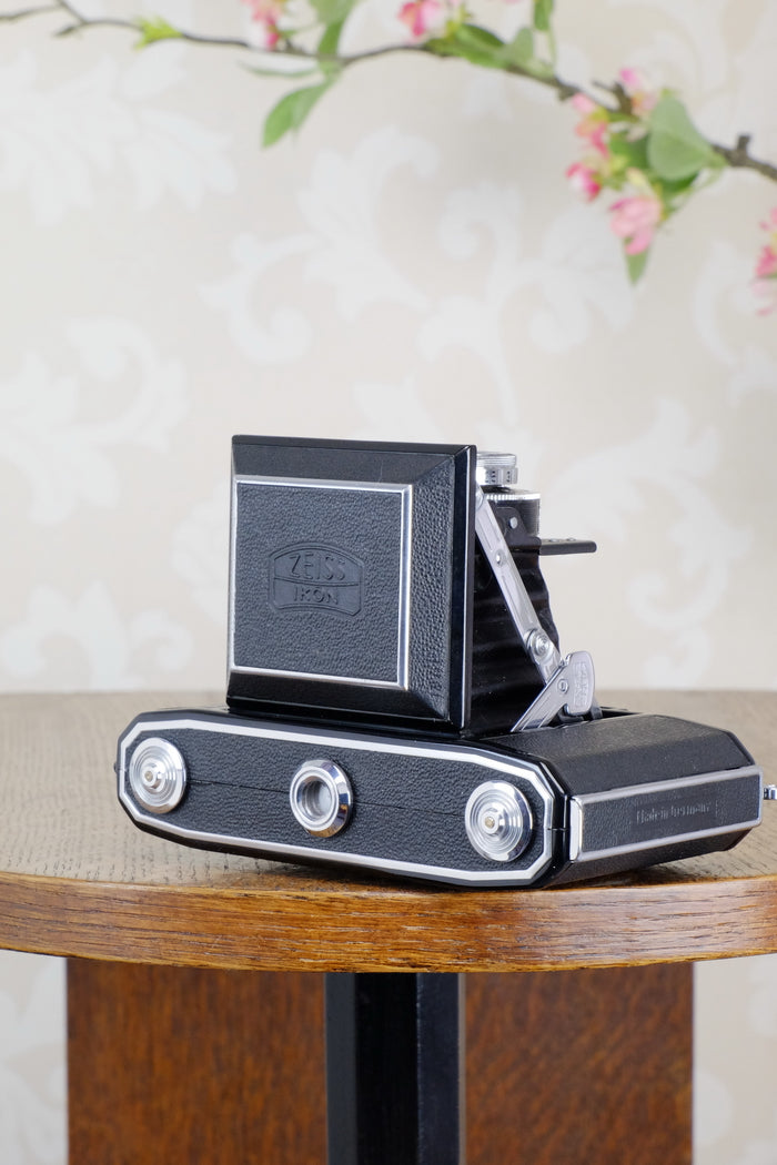 Near Mint! 1953 Zeiss Ikon Ikonta, CLA'd, Freshly Serviced! - Zeiss-Ikon- Petrakla Classic Cameras