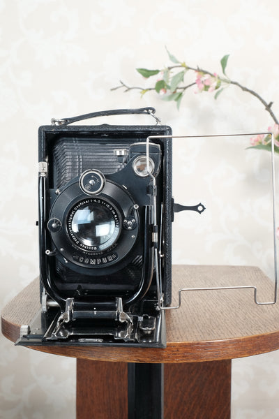Near Mint! 1925 Camera with leather case & plate holders. Freshly serviced, CLA'd!