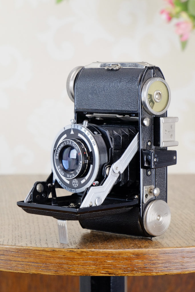Near Mint! 1950 Balda Baldini, with beautiful original Leather Case, Freshly Serviced, CLA’d - Balda- Petrakla Classic Cameras