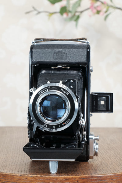 Near mint! 1946 Zeiss Ikon Ikonta with coated Tessar and case, CLA'd, Freshly Serviced!