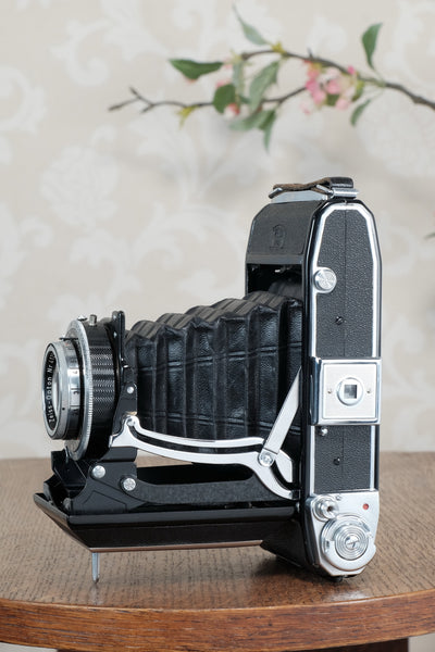 Near mint! 1946 Zeiss Ikon Ikonta with coated Tessar and case, CLA'd, Freshly Serviced!
