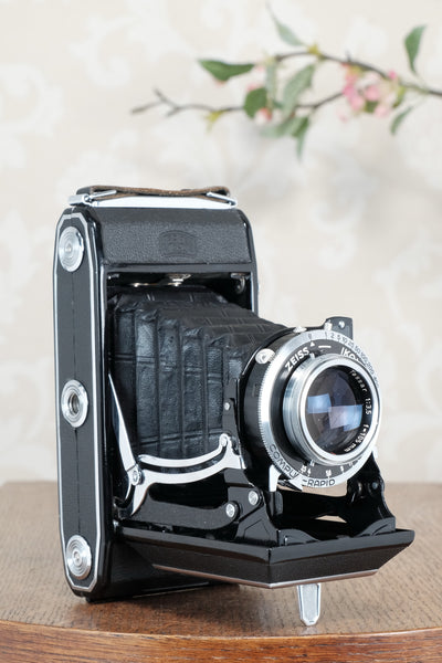 Near mint! 1946 Zeiss Ikon Ikonta with coated Tessar and case, CLA'd, Freshly Serviced!