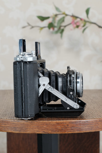 Near Mint! 1937 Zeiss Ikon Ikonta, CLA'd, Freshly Serviced!