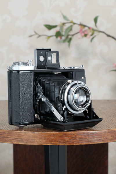 Near Mint! 1937 Zeiss Ikon Ikonta, CLA'd, Freshly Serviced!