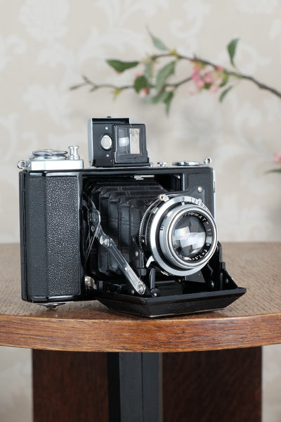 Near Mint! 1937 Zeiss Ikon Ikonta, CLA'd, Freshly Serviced!