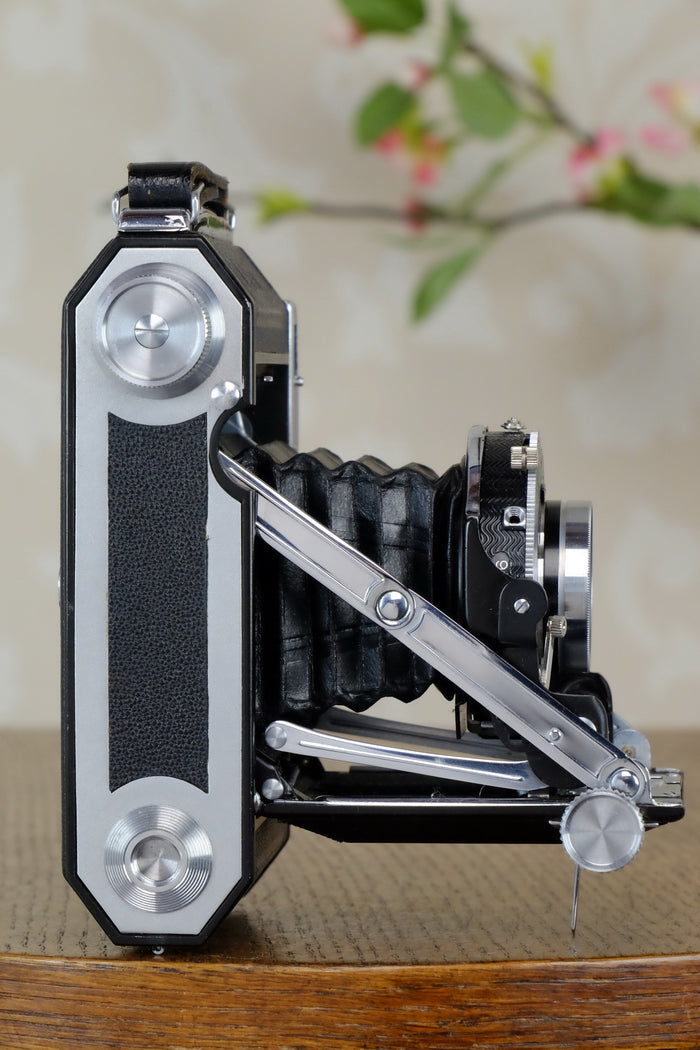 Near Mint! 1937 WELTA WELTUR, CLA’d 6x6 Medium format, Coupled Rangefinder Camera, CLAd, FRESHLY SERVICED! - Welta- Petrakla Classic Cameras