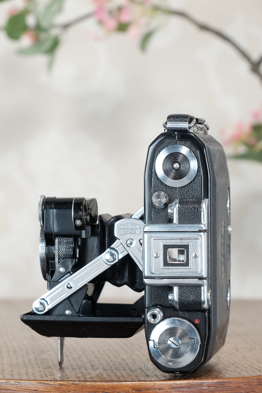 Excellent 1937 ZEISS-IKON SUPER IKONTA A, 6x4.5, Tessar lens CLA'd, Freshly Serviced!