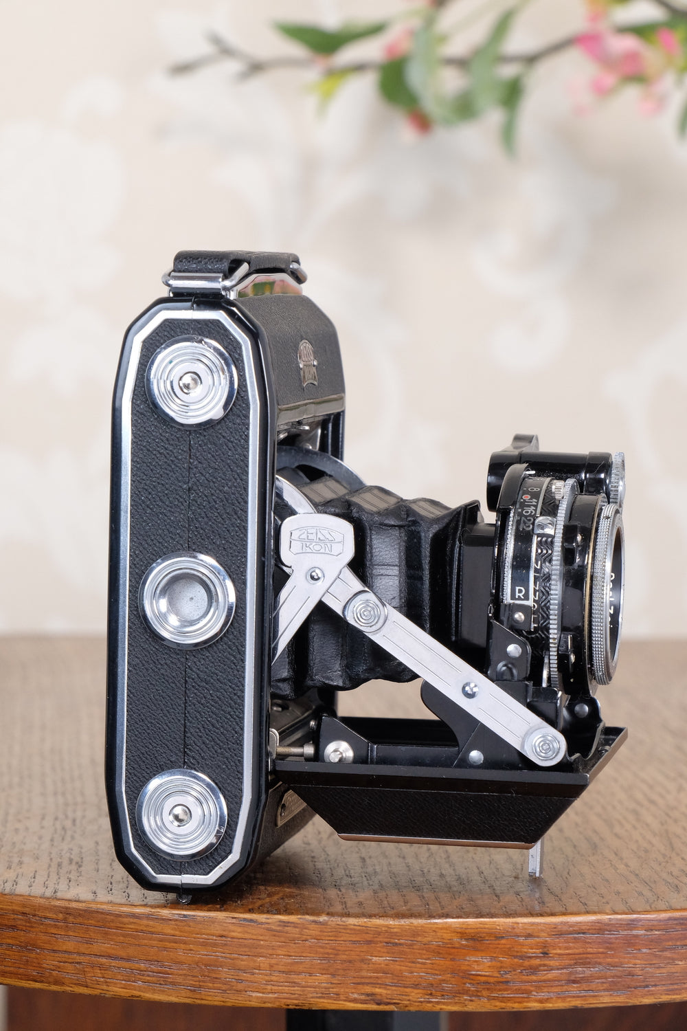 Mint! 1938 ZEISS-IKON SUPER IKONTA A, 6x4.5, Tessar lens, CLA'd, Freshly Serviced!