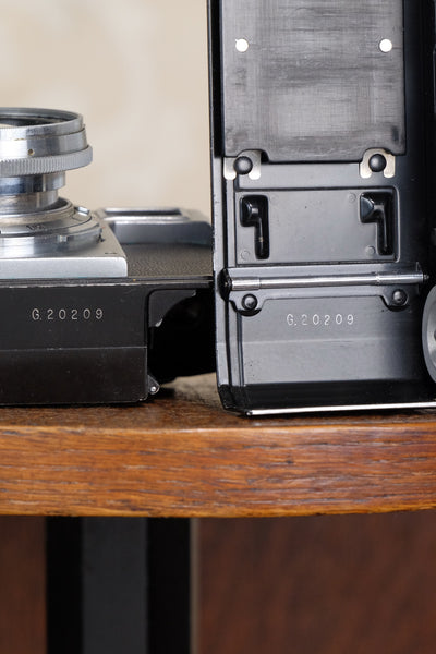 Near Mint! 1938 Zeiss Ikon Contax II Rangefinder Camera & Zeiss Sonnar lens, CLA'd, Freshly Serviced!