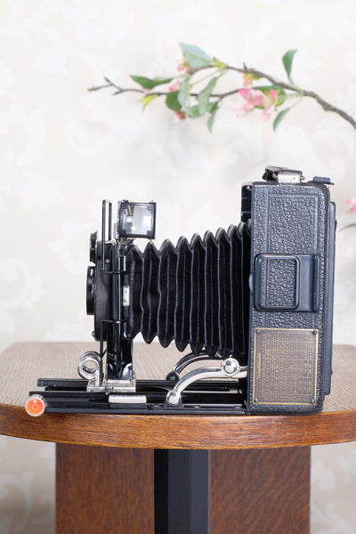 Superb! 1933 Voigtlander Bergheil Camera with Heliar lens and Rada Roll-film back, Freshly serviced, CLA'd!