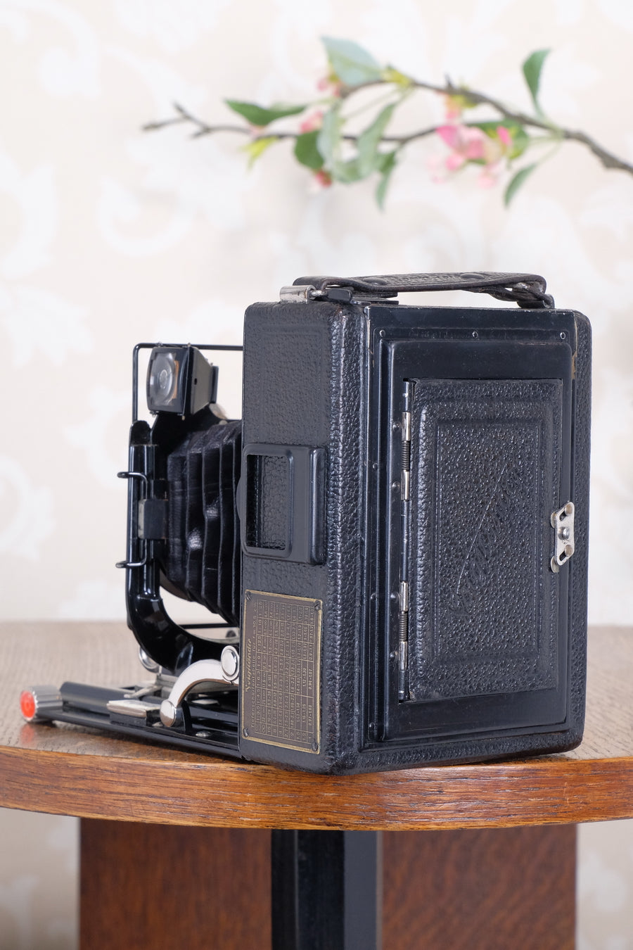 Superb! 1933 Voigtlander Bergheil Camera with Heliar lens and Rada Roll-film back, Freshly serviced, CLA'd!