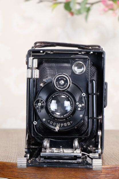 Superb! 1933 Voigtlander Bergheil Camera with Heliar lens and Rada Roll-film back, Freshly serviced, CLA'd!