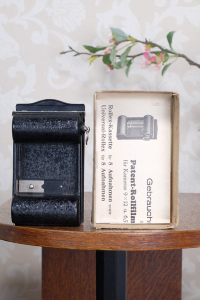 Superb! 1933 Voigtlander Bergheil Camera with Heliar lens and Rada Roll-film back, Freshly serviced, CLA'd!