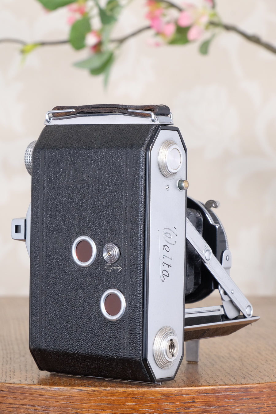Near Mint! 1949 Welta Weltax 6x6 camera with “T” Coated Carl Zeiss Tessar lens, CLAd, Freshly Serviced!