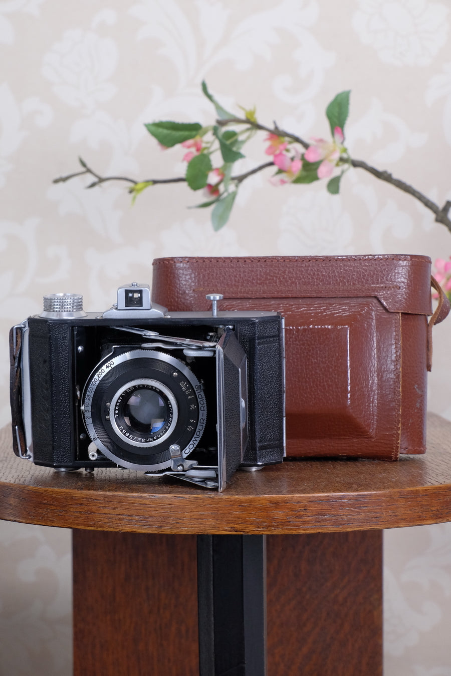 Near Mint! 1949 Welta Weltax 6x6 camera with “T” Coated Carl Zeiss Tessar lens, CLAd, Freshly Serviced!