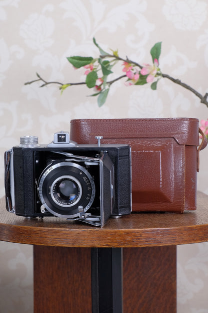 Near Mint! 1949 Welta Weltax 6x6 camera with “T” Coated Carl Zeiss Tessar lens, CLAd, Freshly Serviced!