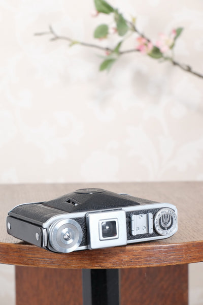 Superb! 1946  Voigtlander “Baby Bessa“ 66, 6x6 camera, Skopar lens, CLA'd, Freshly Serviced! - Voigtlander- Petrakla Classic Cameras