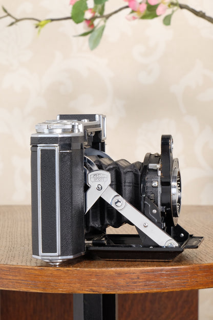 Near Mint 1938 Zeiss Ikon Super Ikonta 6x6, Tessar lens. CLA'd, Freshly Serviced!