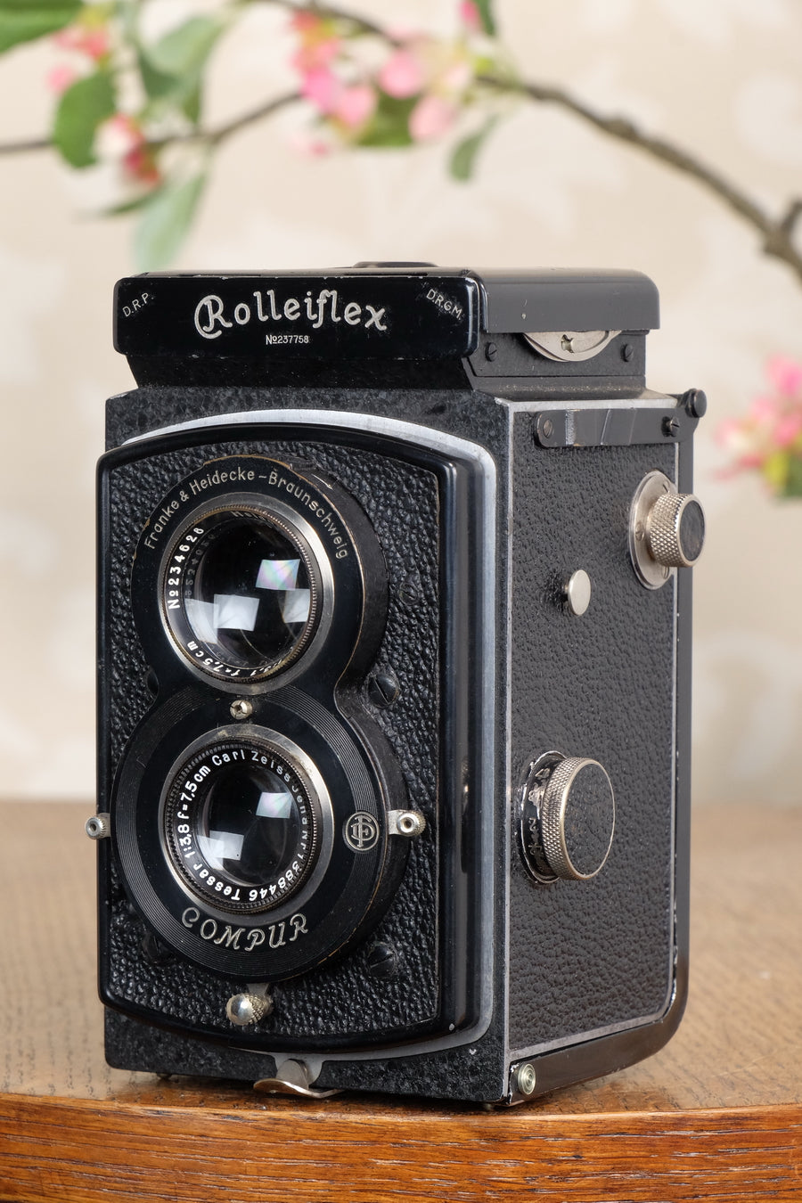 Superb! 1933 Old Standard Rolleiflex with original leather case, Freshly Serviced, CLA’d