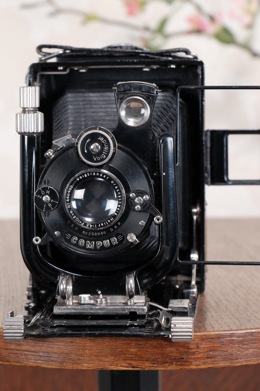 1929 Voigtlander Bergheil Camera with Heliar lens and Roll film back! Freshly serviced CLA’d Freshly serviced, CLA'd! - Voigtlander- Petrakla Classic Cameras