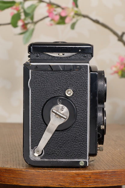 Superb! 1933 Old Standard Rolleiflex with original leather case, Freshly Serviced, CLA’d