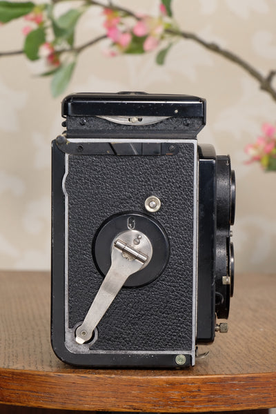 Superb! 1933 Old Standard Rolleiflex with original leather case, Freshly Serviced, CLA’d