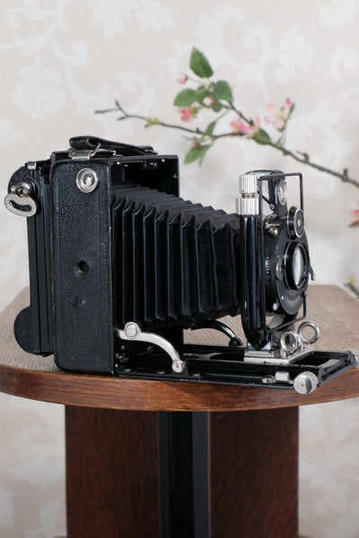 1929 Voigtlander Bergheil Camera with Heliar lens and Roll film back! Freshly serviced CLA’d Freshly serviced, CLA'd! - Voigtlander- Petrakla Classic Cameras