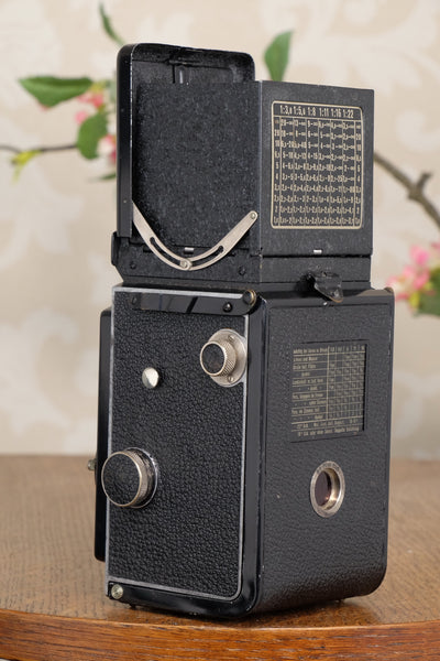 Superb! 1933 Old Standard Rolleiflex with original leather case, Freshly Serviced, CLA’d
