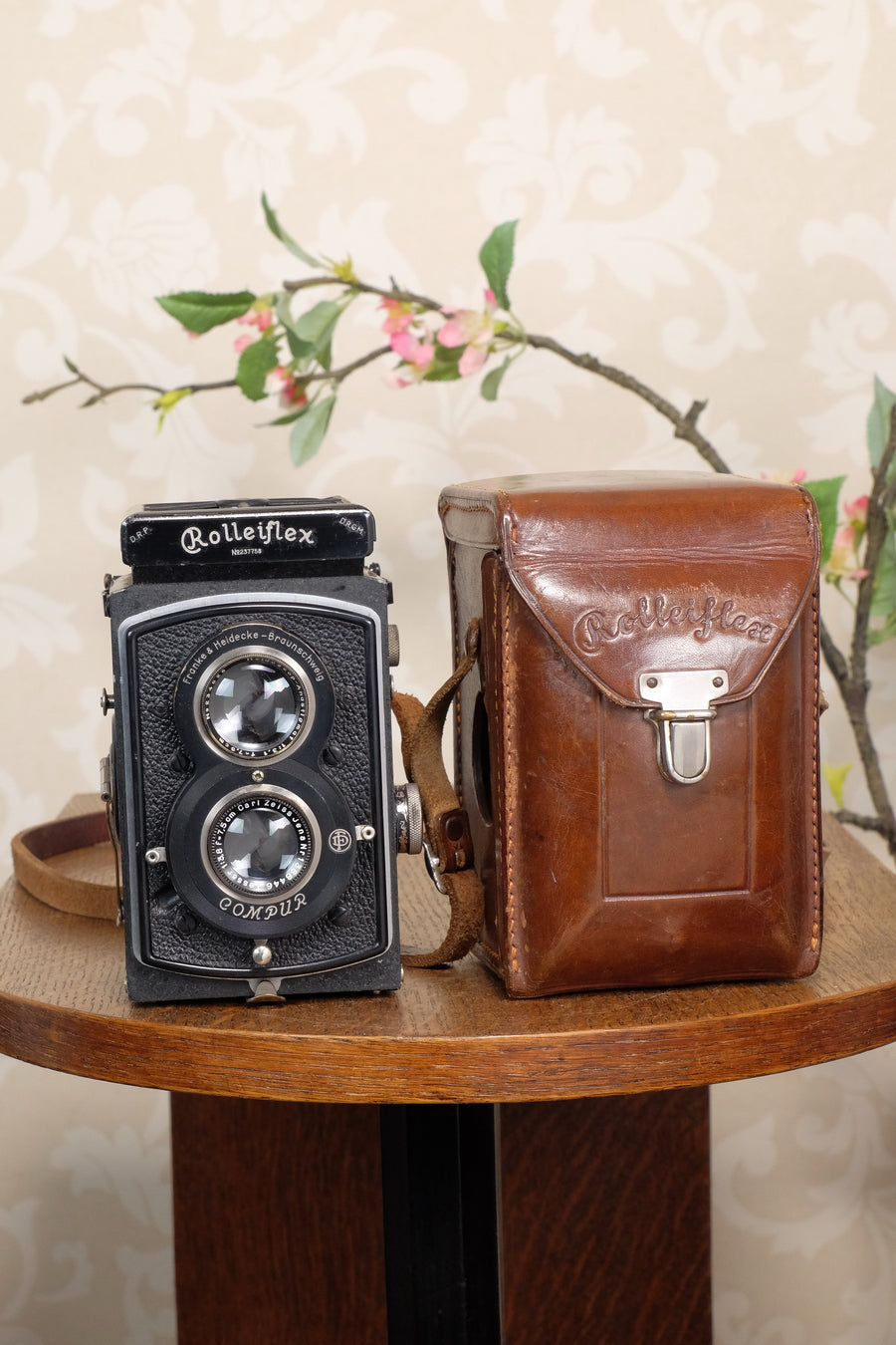 Superb! 1933 Old Standard Rolleiflex with original leather case, Freshly Serviced, CLA’d
