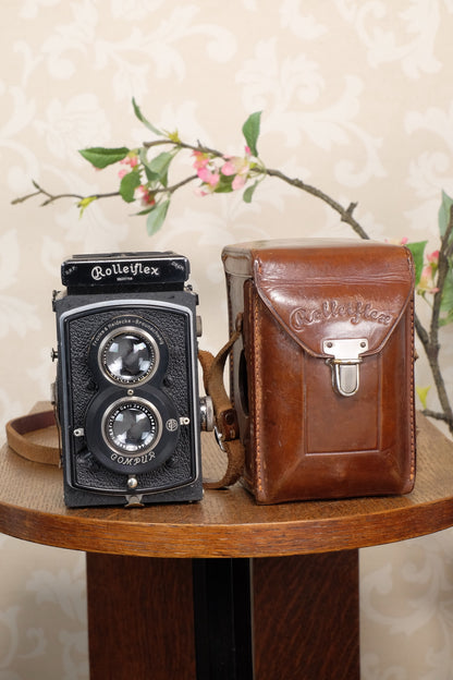 Superb! 1933 Old Standard Rolleiflex with original leather case, Freshly Serviced, CLA’d