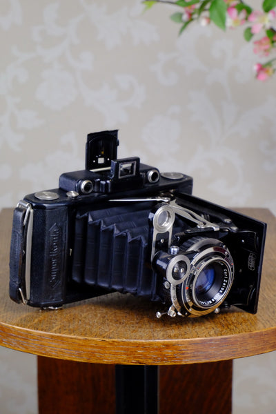 Superb! 1933 Zeiss Ikon Super Ikonta 6x9, with coated Zeiss Tessar lens, CLA'd, Freshly Serviced! - Zeiss-Ikon- Petrakla Classic Cameras