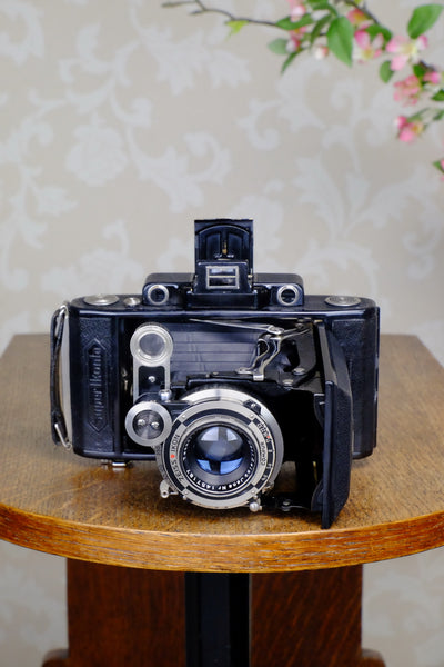 Superb! 1933 Zeiss Ikon Super Ikonta 6x9, with coated Zeiss Tessar lens, CLA'd, Freshly Serviced! - Zeiss-Ikon- Petrakla Classic Cameras