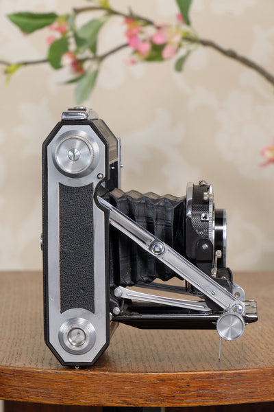 1939 WELTA WELTUR, Medium format, Coupled Rangefinder Camera, with Xenar and original mask CLA'd, Freshly serviced!